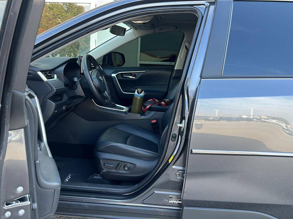 2022 Toyota RAV4 XLE Premium — SUV — 27,904 mi — Oklahoma City, OK