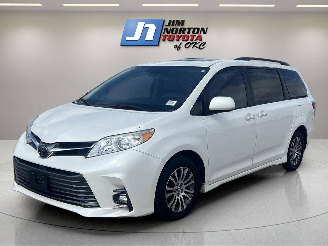 2018 Toyota Sienna L — Minivan — 83,733 mi — Oklahoma City, OK