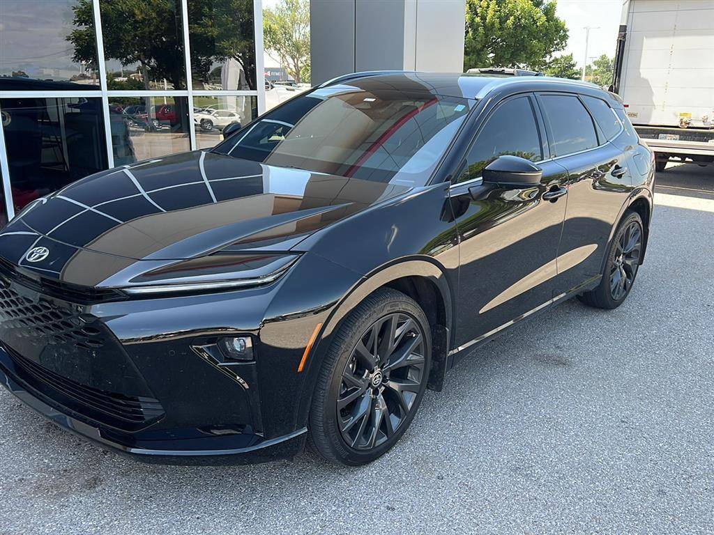 2025 Toyota Crown Signia Limited — SUV — 13,136 mi — Oklahoma City, OK