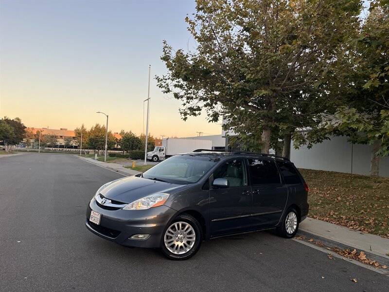 2009 Toyota Sienna XLE — Minivan — 127,135 mi — Irvine, CA