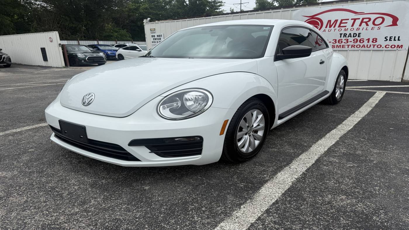 2018 Volkswagen Beetle S — Coupe — 76,130 mi — Dallas, TX