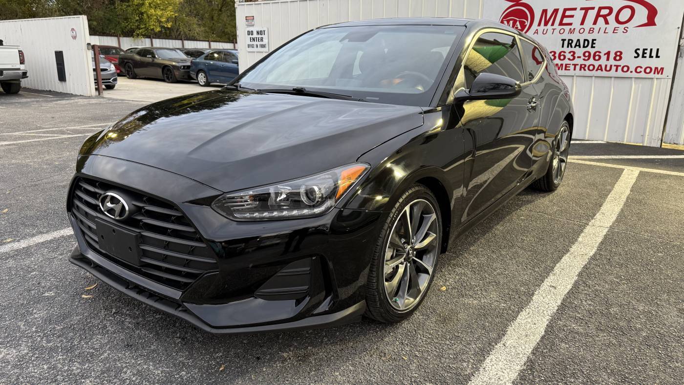 2019 Hyundai Veloster 2.0 Premium — Hatchback — 24,513 mi — Dallas, TX