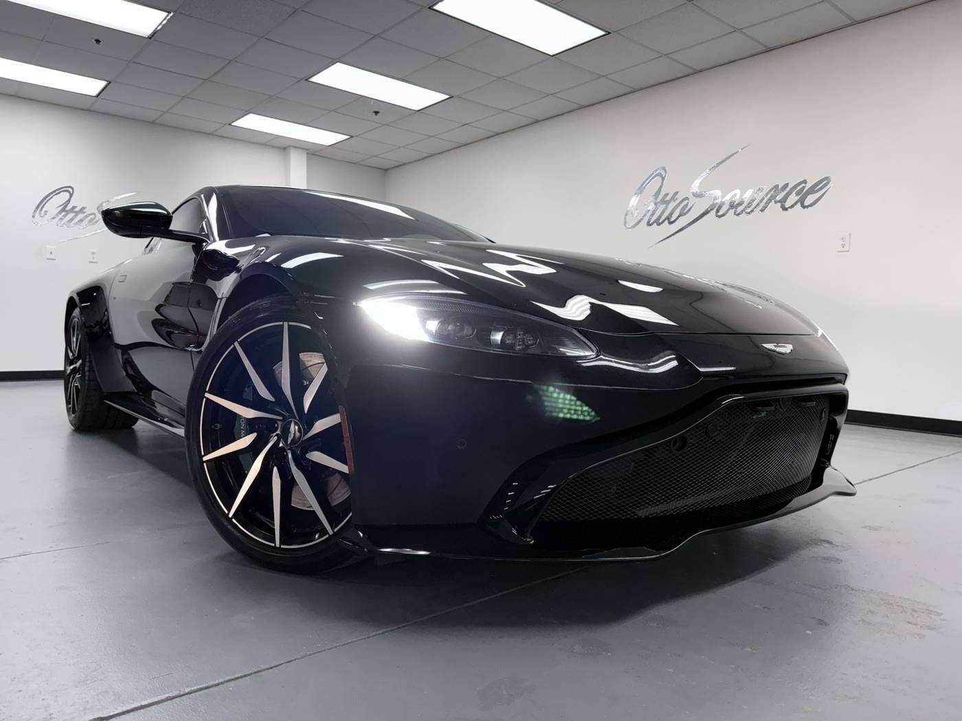 2019 Aston Martin Vantage Standard