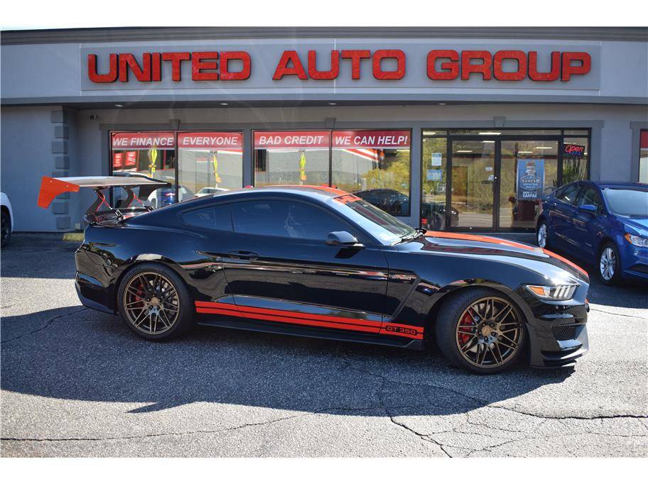 2017 Ford Mustang Shelby GT350 — Coupe — 19,833 mi — Putnam, CT