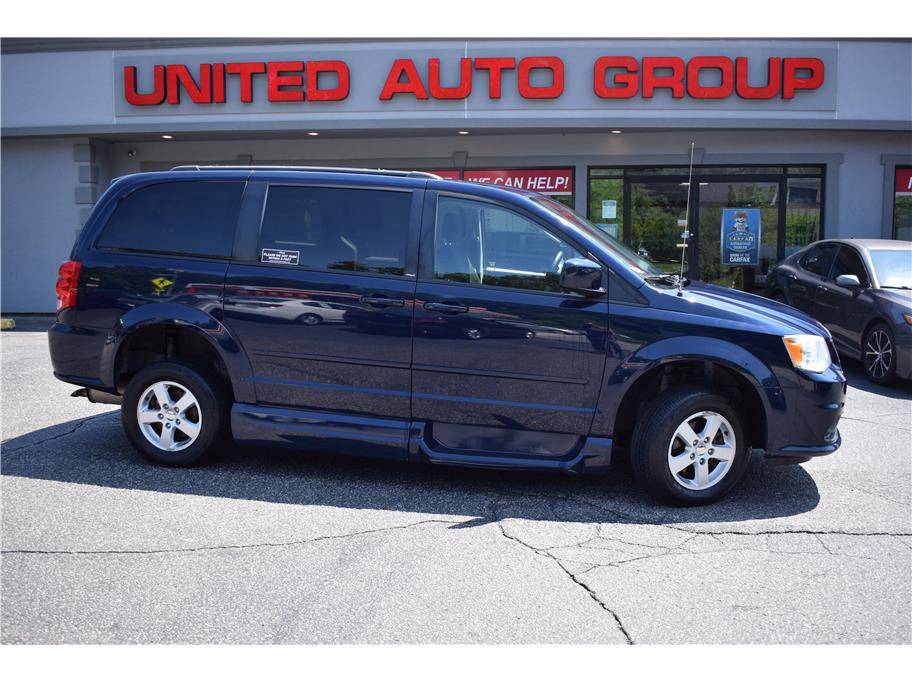 2013 Dodge Grand Caravan SXT — Minivan — 64,239 mi — Putnam, CT