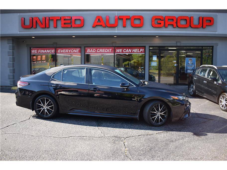 2022 Toyota Camry SE — Sedan — 58,357 mi — Putnam, CT
