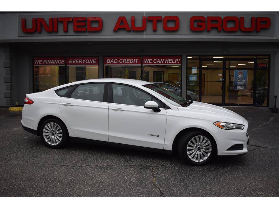 2016 Ford Fusion Hybrid S — Sedan — 17,568 mi — Putnam, CT