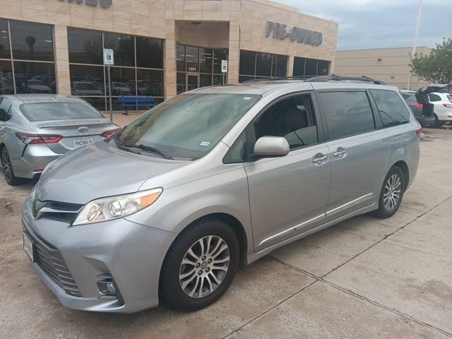 2018 Toyota Sienna XLE — Minivan — 72,804 mi — McKinney, TX