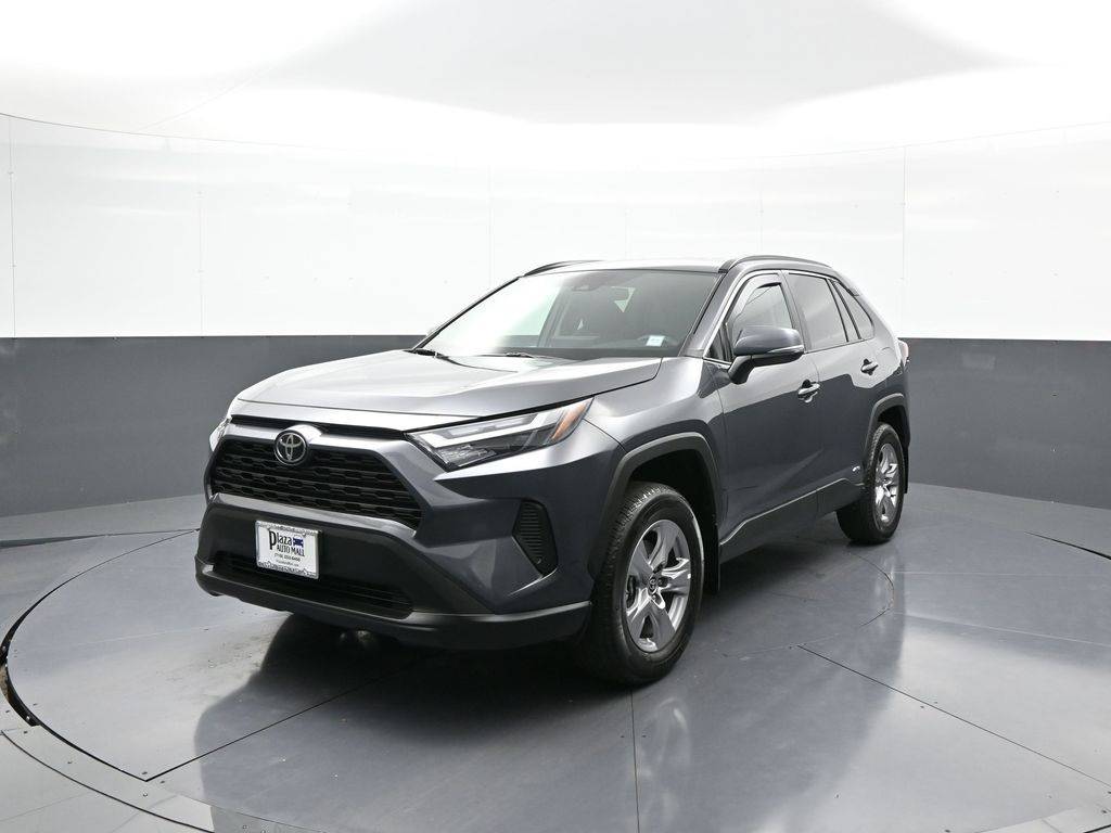 2025 Toyota RAV4 Hybrid XLE — SUV — 3,014 mi — Brooklyn, NY