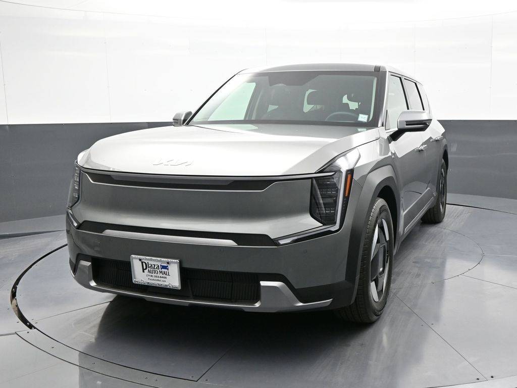2024 Kia EV9 Light Long Range — SUV — 138 mi — Brooklyn, NY