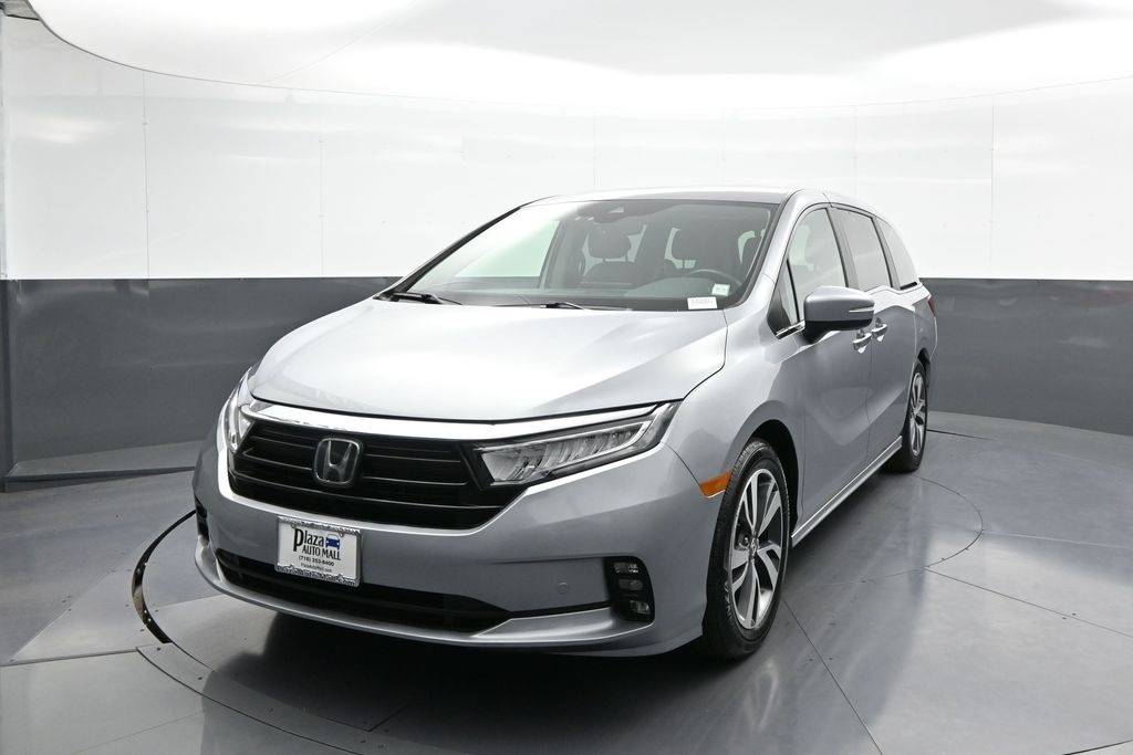 2022 Honda Odyssey Touring — Minivan — 15,496 mi — Brooklyn, NY