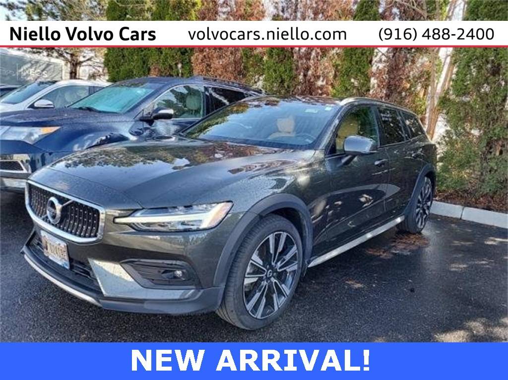 2022 Volvo V60 Cross Country T5 — Wagon — 22,142 mi — Sacramento, CA