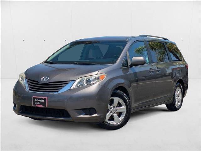 2016 Toyota Sienna LE — Minivan — 105,625 mi — Buena Park, CA