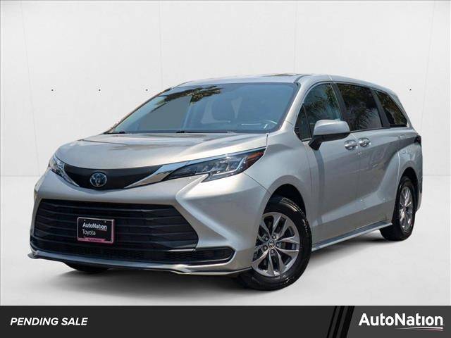 2023 Toyota Sienna LE — Minivan — 26,680 mi — Buena Park, CA