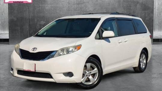 2014 Toyota Sienna LE — Minivan — 75,428 mi — Buena Park, CA