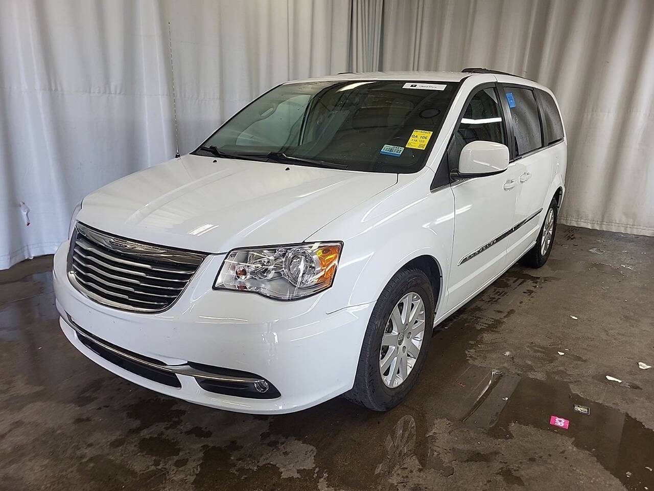 2016 Chrysler Town & Country Touring — Minivan — 118,153 mi — Fairfield, OH
