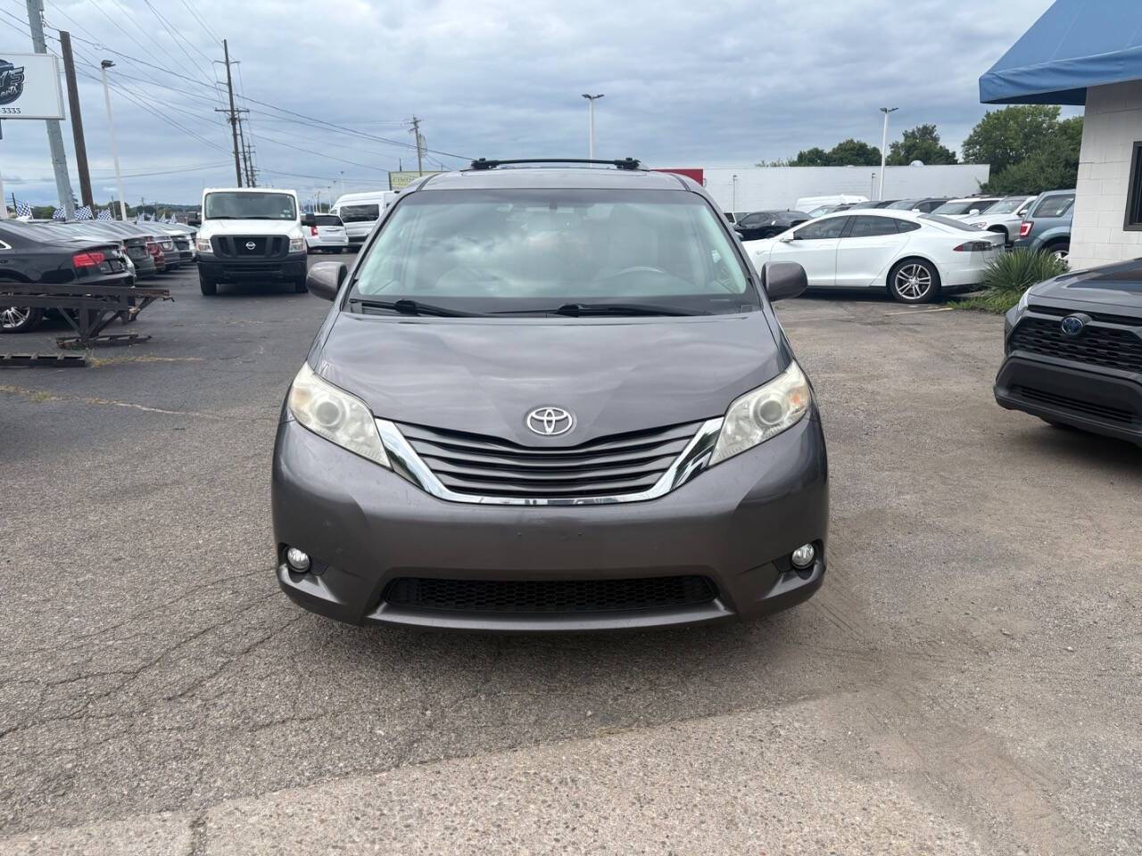2013 Toyota Sienna XLE — Minivan — 171,389 mi — Fairfield, OH