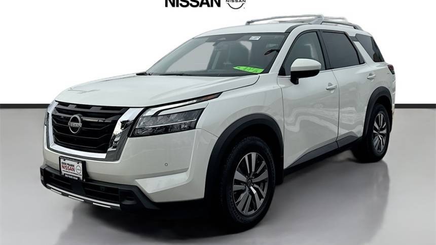 2023 Nissan Pathfinder SL — SUV — 23,402 mi — Eden Prairie, MN