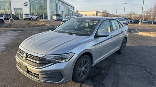 2024 Volkswagen Jetta SE — Sedan — 5,185 mi — Lee's Summit, MO