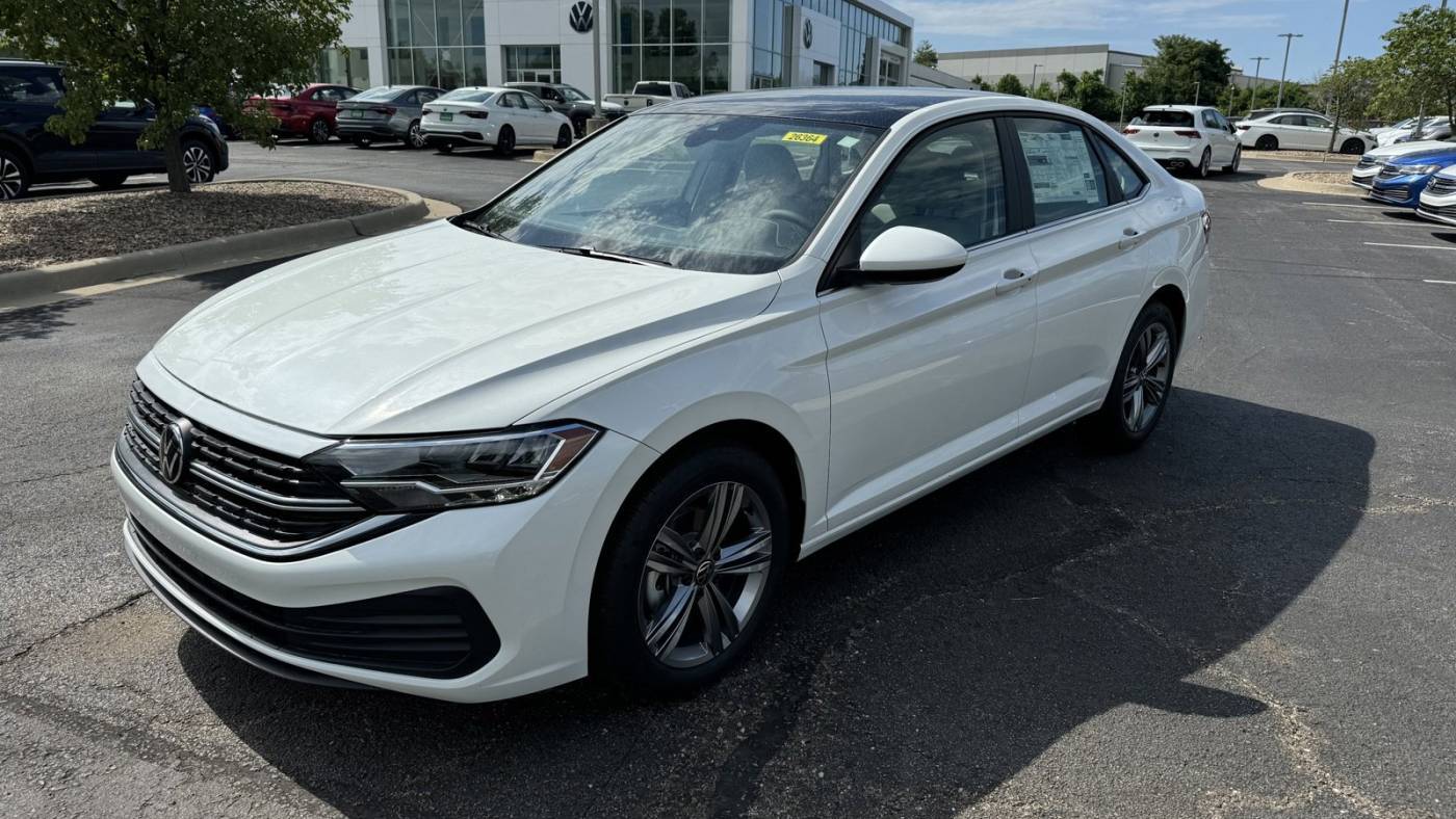 2024 Volkswagen Jetta SE — Sedan — 1,754 mi — Lee's Summit, MO