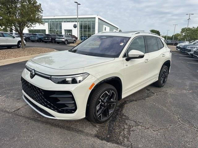 2025 Volkswagen Tiguan SEL R-Line — SUV — 328 mi — Lee's Summit, MO