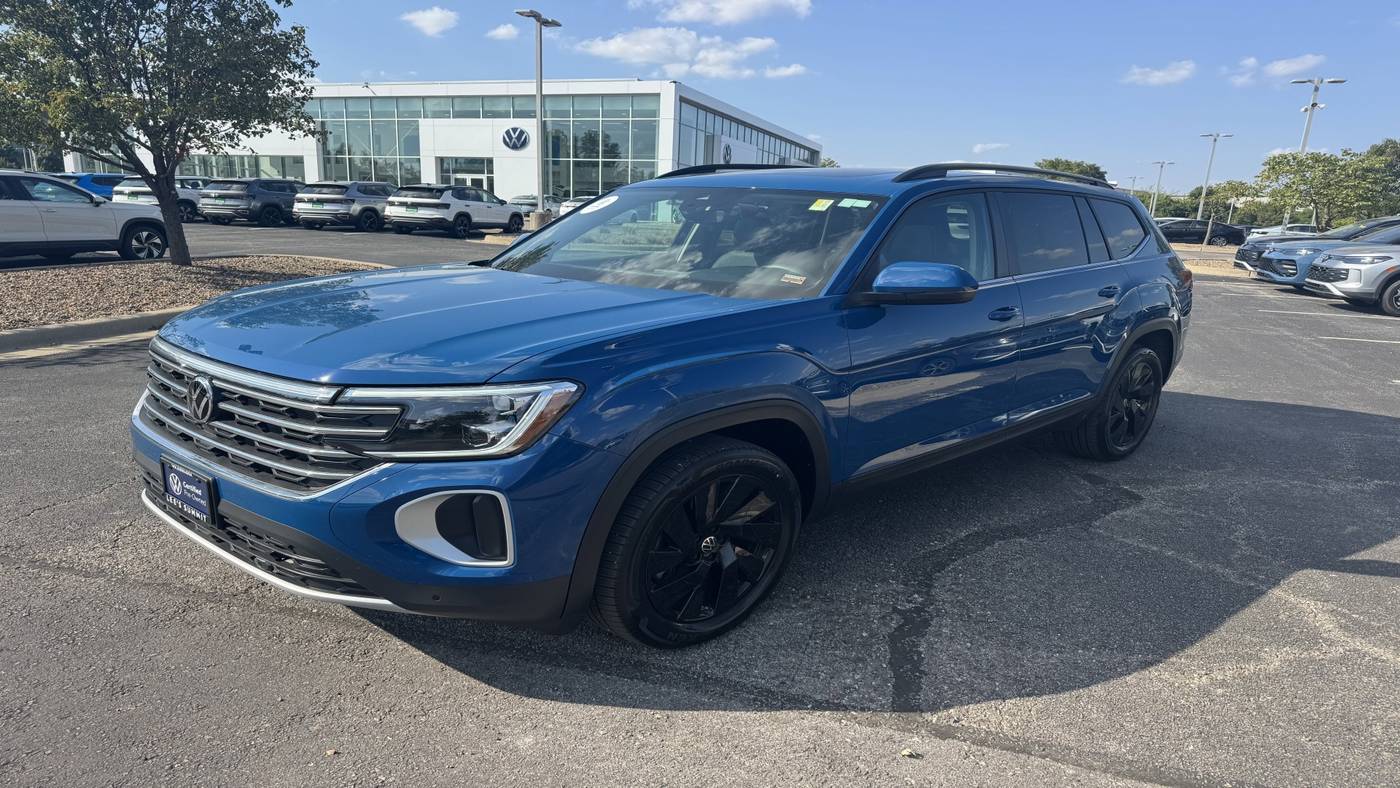 2025 Volkswagen Atlas SE with Technology — SUV — 4,198 mi — Lee's Summit, MO