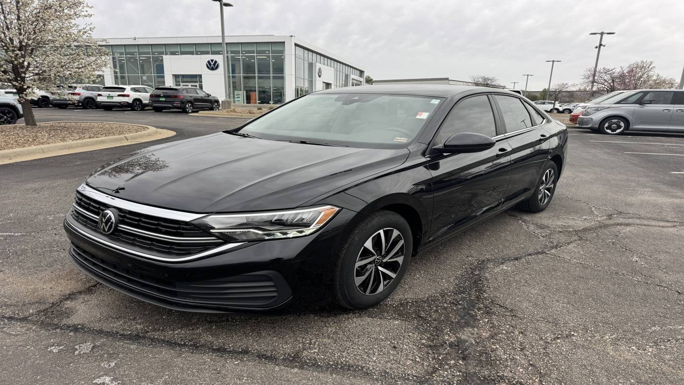 2024 Volkswagen Jetta S — Sedan — 17,240 mi — Lee's Summit, MO