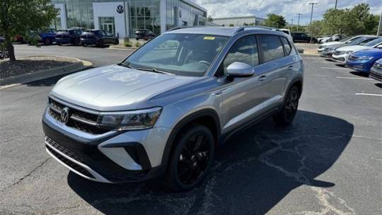 2024 Volkswagen Taos SE — SUV — 17,472 mi — Lee's Summit, MO