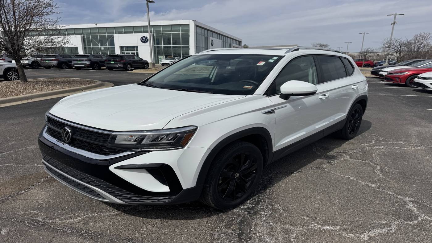 2022 Volkswagen Taos SE — SUV — 35,646 mi — Lee's Summit, MO