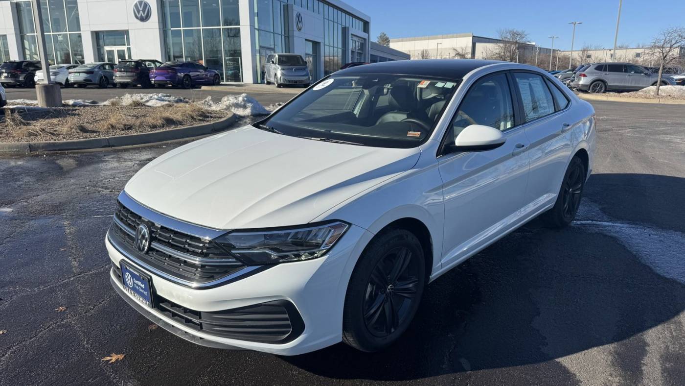 2024 Volkswagen Jetta SE — Sedan — 9,927 mi — Lee's Summit, MO