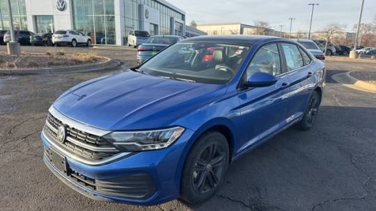 2024 Volkswagen Jetta SE — Sedan — 5,835 mi — Lee's Summit, MO