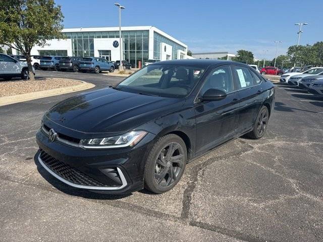2025 Volkswagen Jetta SE — Sedan — 9,045 mi — Lee's Summit, MO