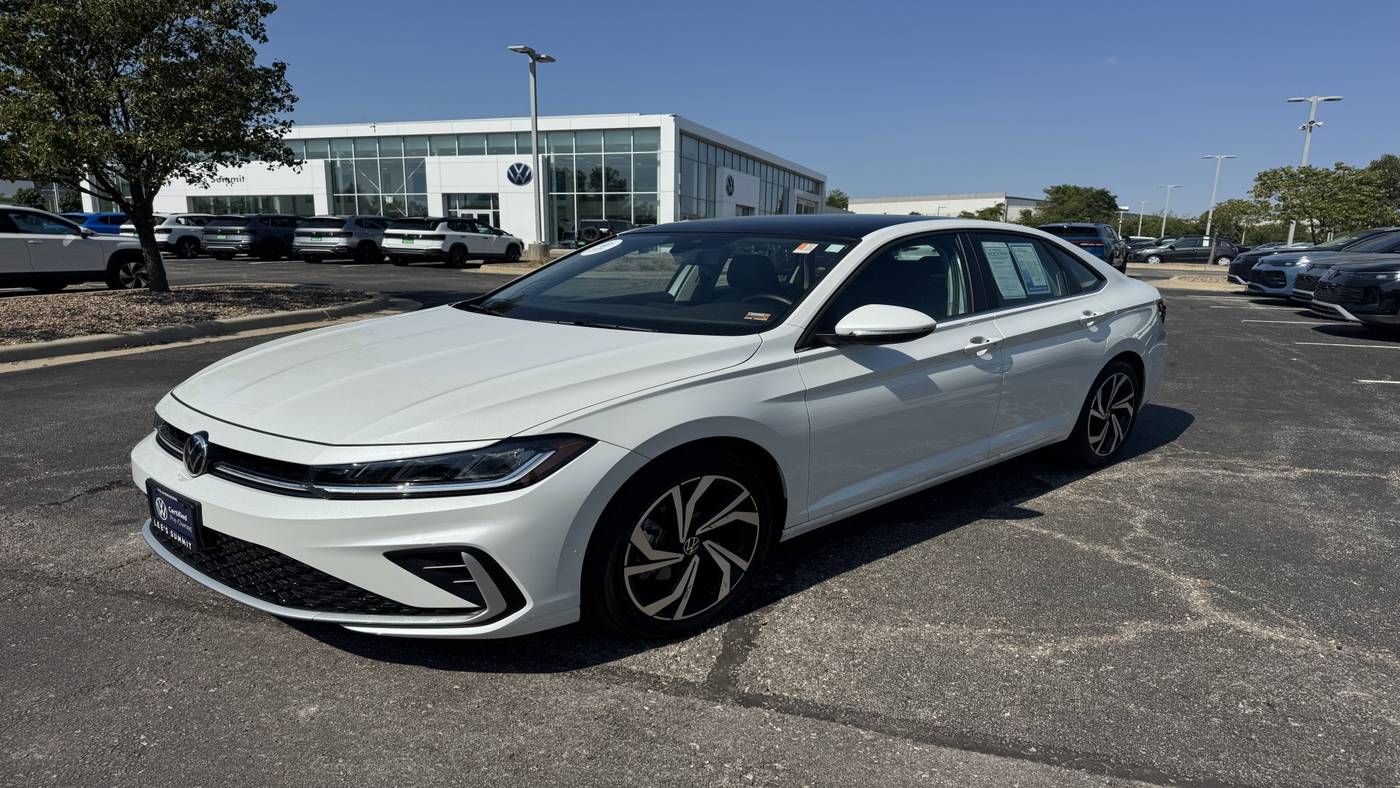 2025 Volkswagen Jetta SEL — Sedan — 5,874 mi — Lee's Summit, MO