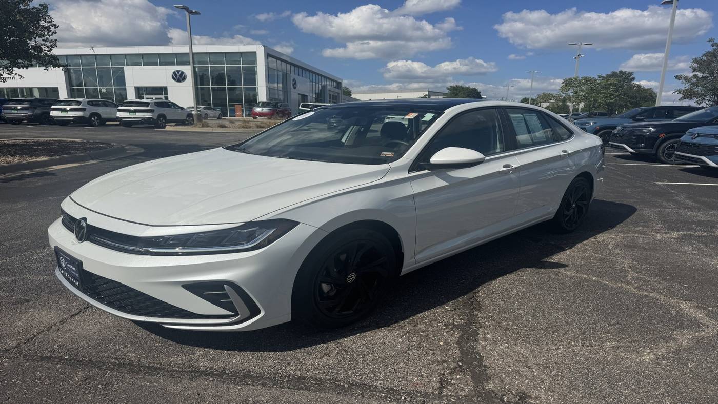 2025 Volkswagen Jetta SE — Sedan — 7,991 mi — Lee's Summit, MO