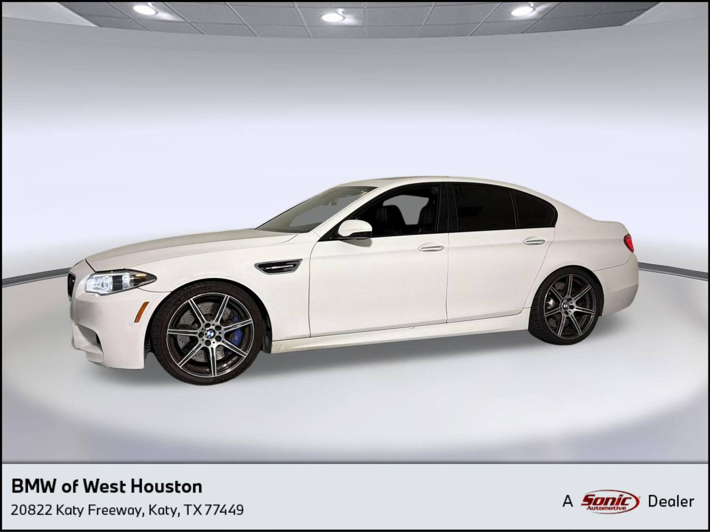 2016 BMW M5 Standard