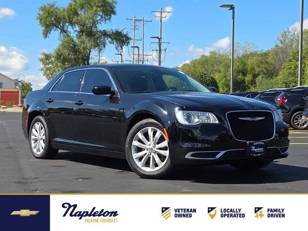 2018 Chrysler 300 Touring — Sedan — 110,552 mi — Palatine, IL