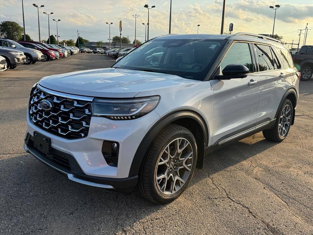 2025 Ford Explorer Platinum — SUV — 3,276 mi — Janesville, WI