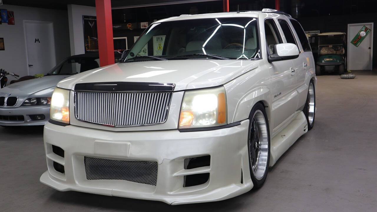 2002 Cadillac Escalade Standard — SUV — 59,123 mi — Shelby Township, MI