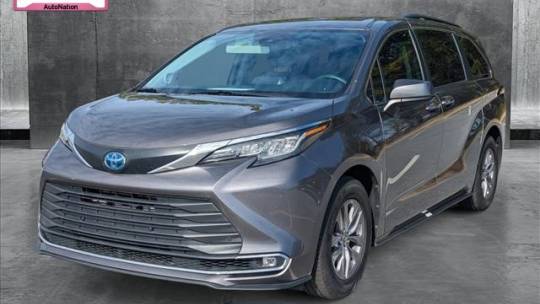 2022 Toyota Sienna XLE — Minivan — 51,915 mi — Columbus, GA