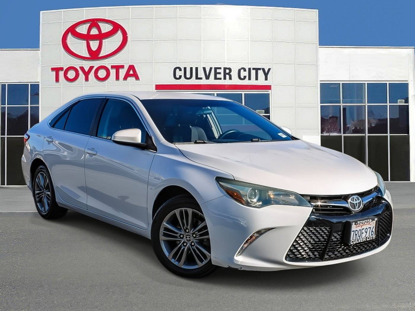 2016 Toyota Camry SE — Sedan — 70,690 mi — Culver City, CA
