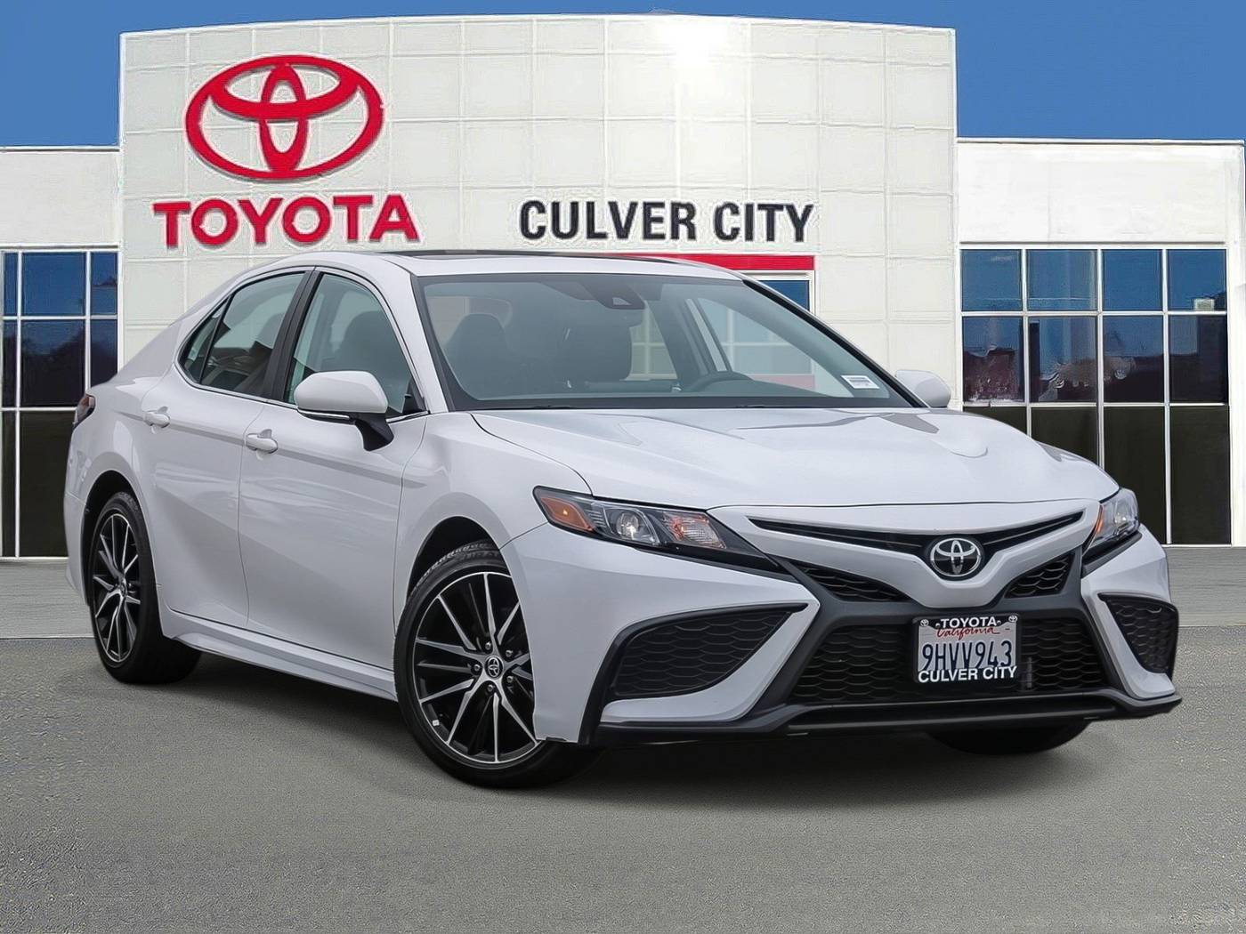 2024 Toyota Camry SE — Sedan — 16,932 mi — Culver City, CA