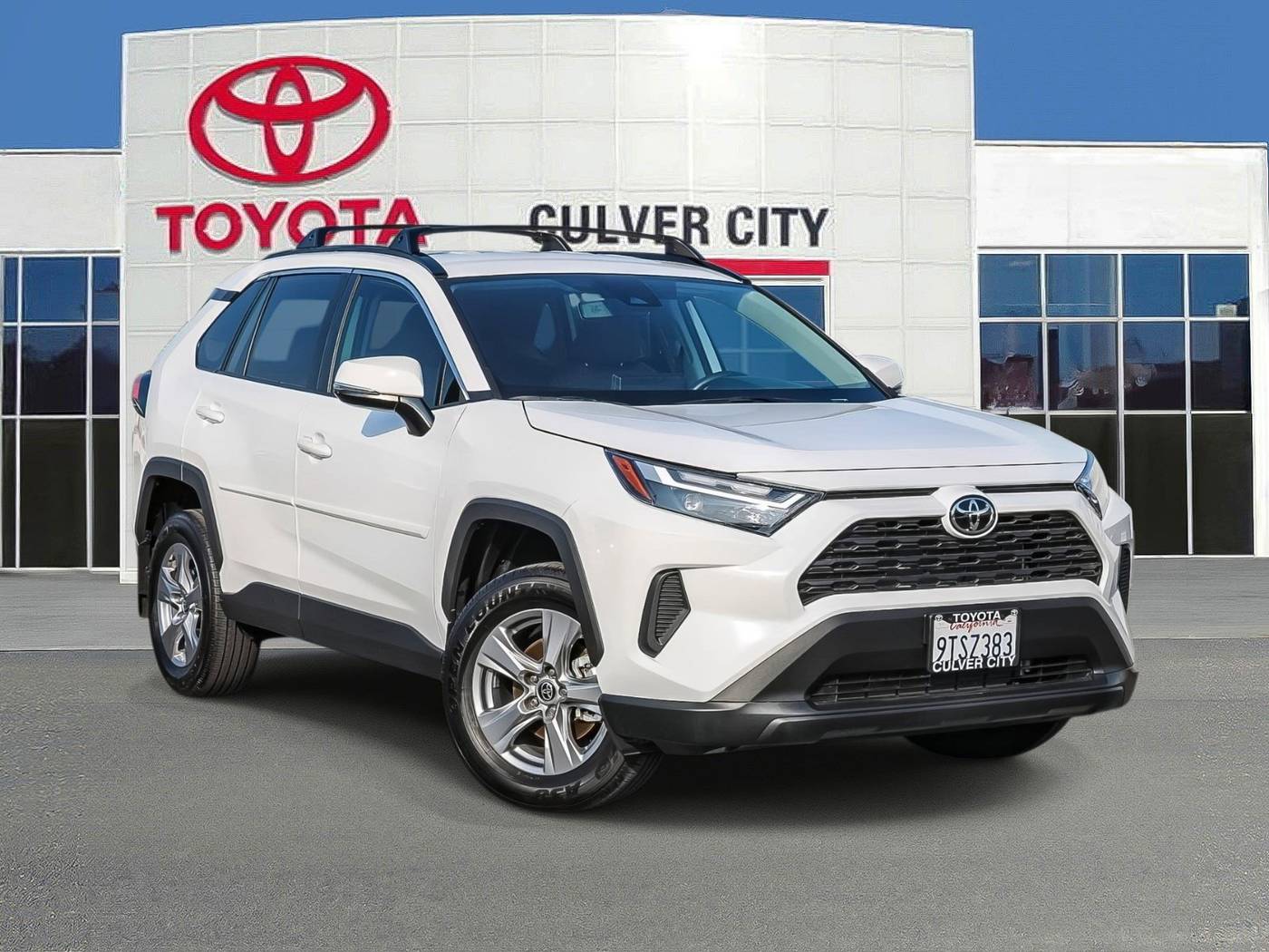 2025 Toyota RAV4 XLE — SUV — 2,200 mi — Culver City, CA
