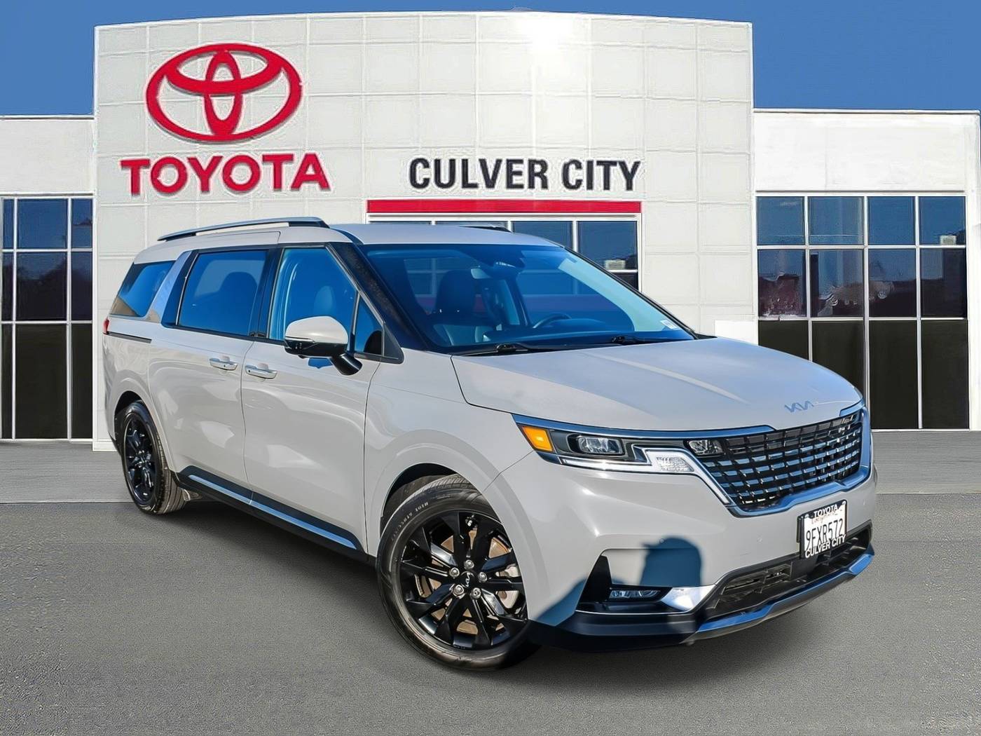 2024 Kia Carnival SX — Minivan — 12,034 mi — Culver City, CA