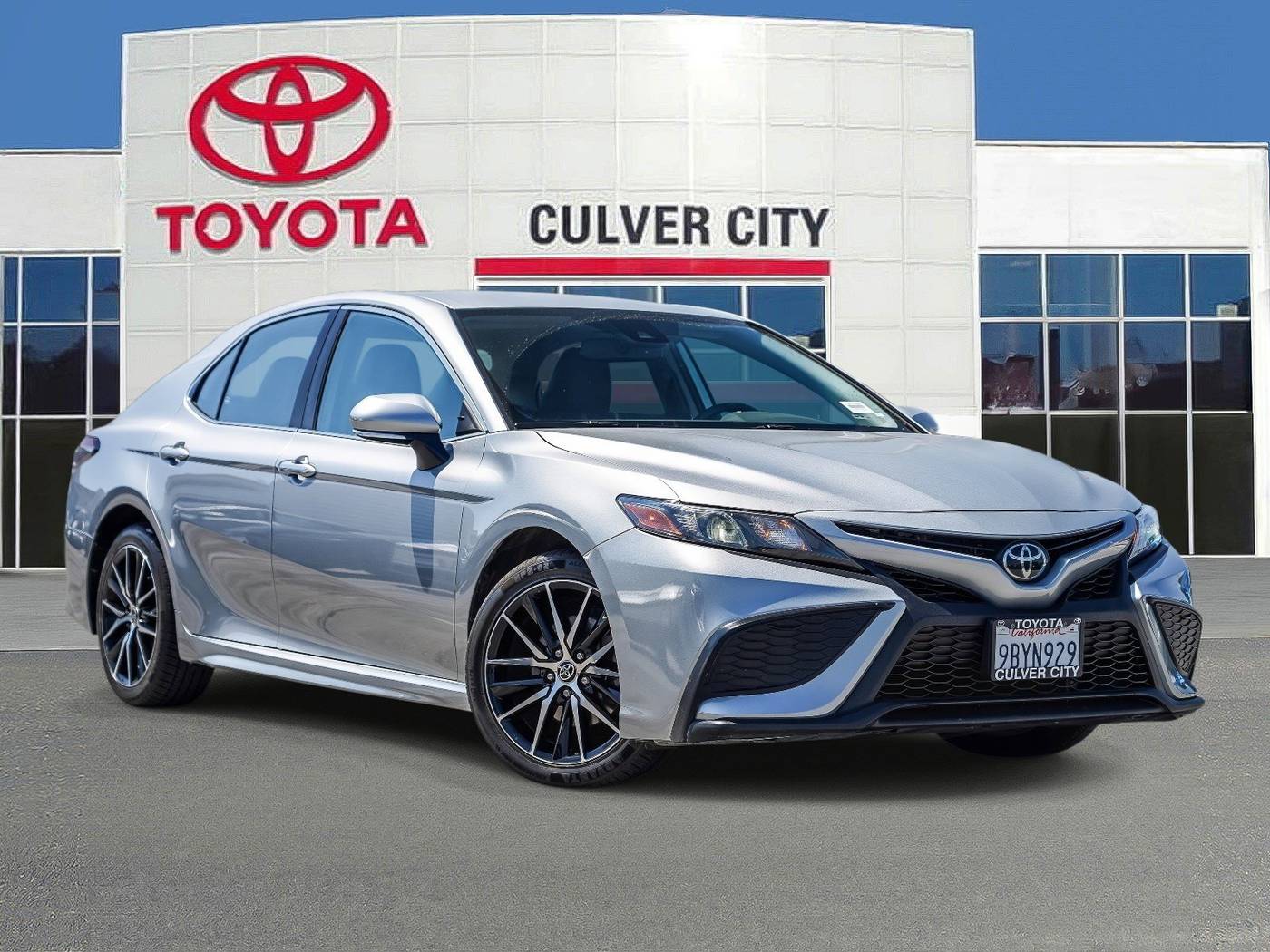 2022 Toyota Camry SE — Sedan — 29,826 mi — Culver City, CA