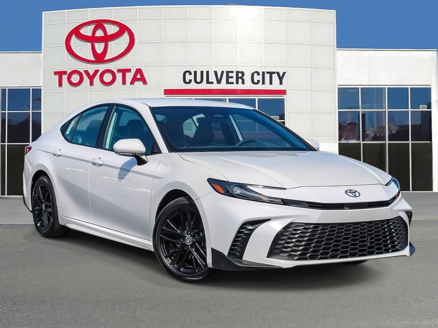 2025 Toyota Camry SE — Sedan — 8 mi — Culver City, CA