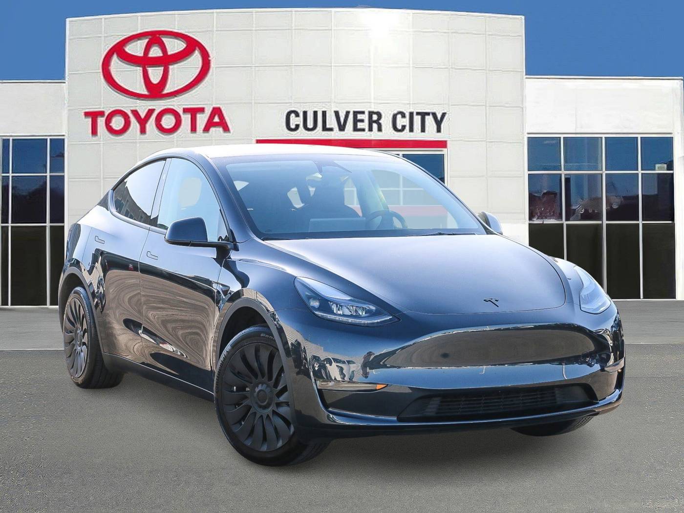 2024 Tesla Model Y Standard Range — SUV — 13,733 mi — Culver City, CA