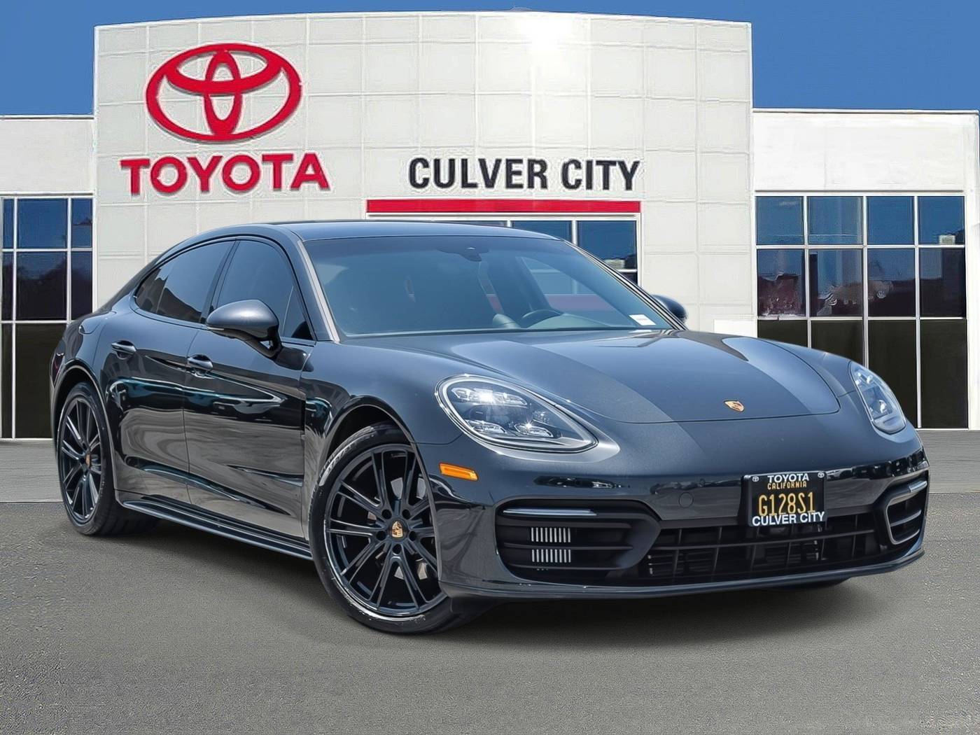 2022 Porsche Panamera Platinum Edition