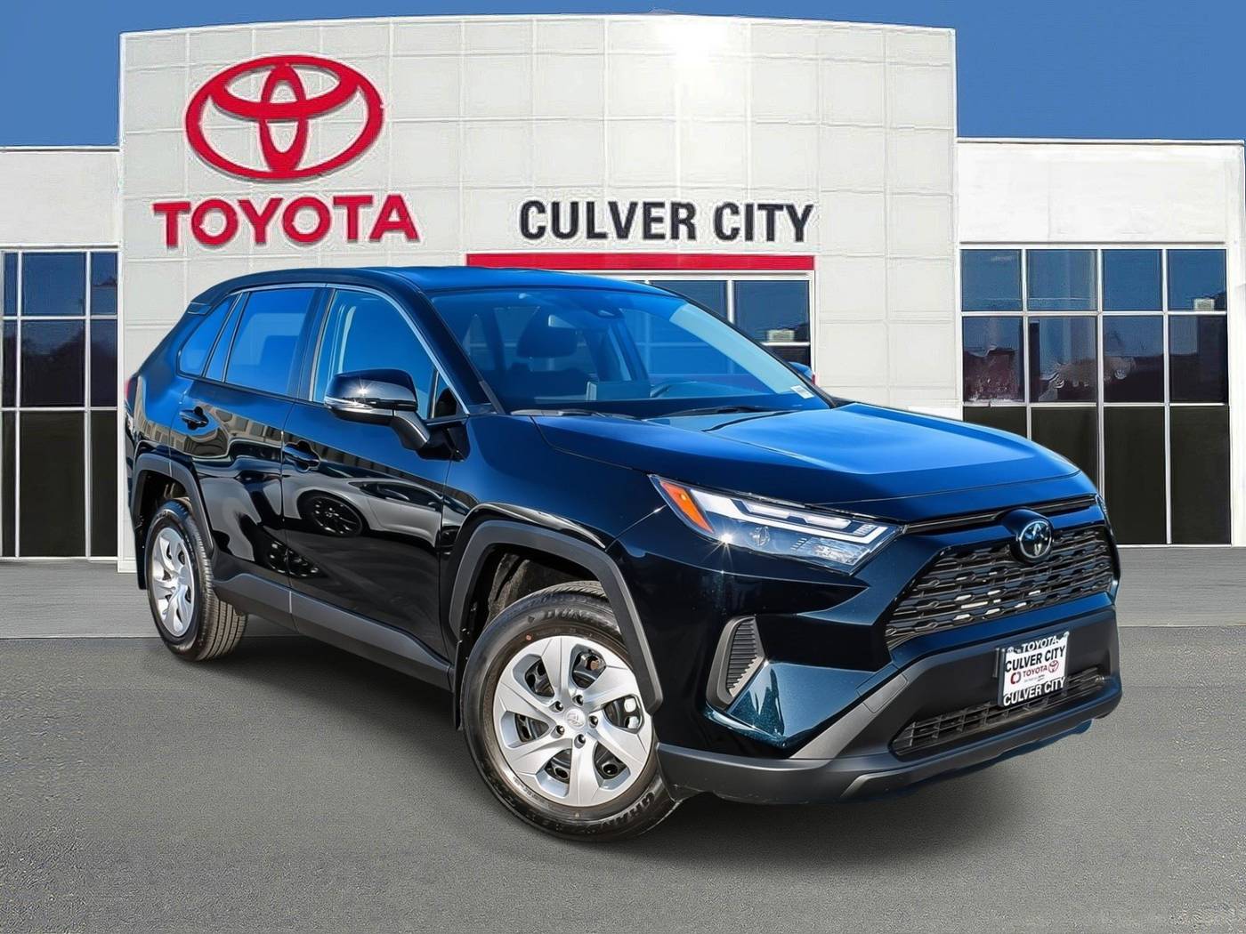 2025 Toyota RAV4 LE — SUV — 929 mi — Culver City, CA