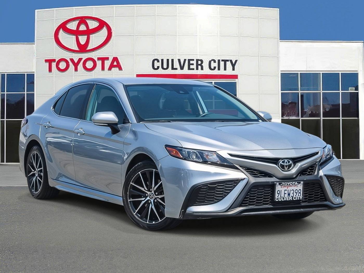 2022 Toyota Camry SE — Sedan — 31,843 mi — Culver City, CA