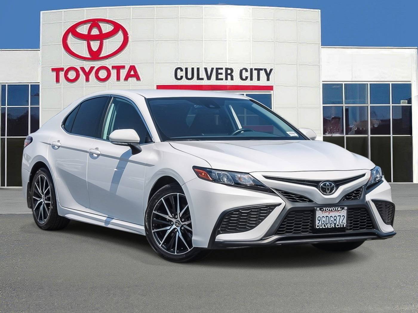 2023 Toyota Camry SE — Sedan — 19,900 mi — Culver City, CA